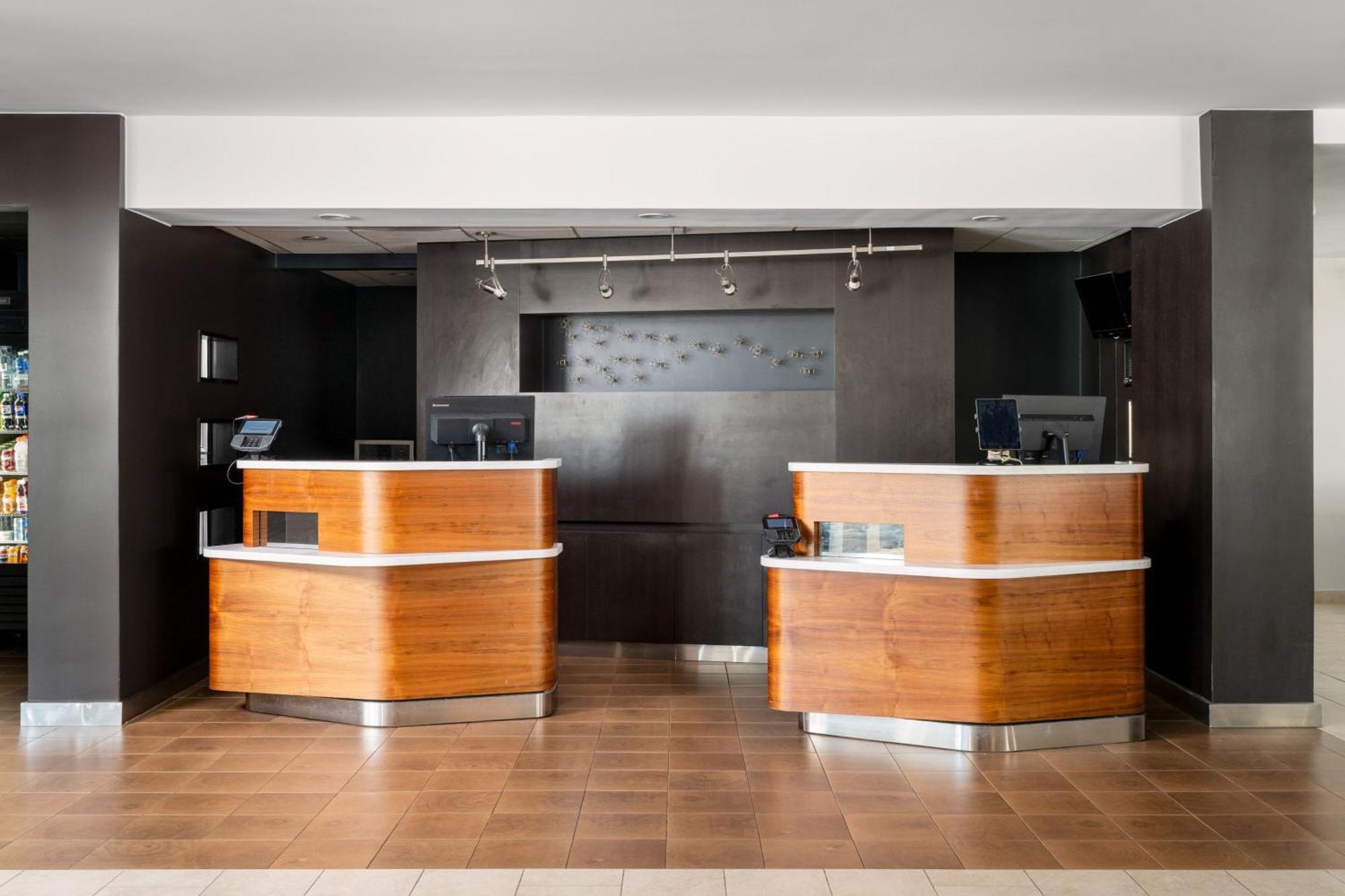 Courtyard Melbourne West Hotell Eksteriør bilde