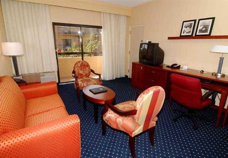 Courtyard Melbourne West Hotell Rom bilde
